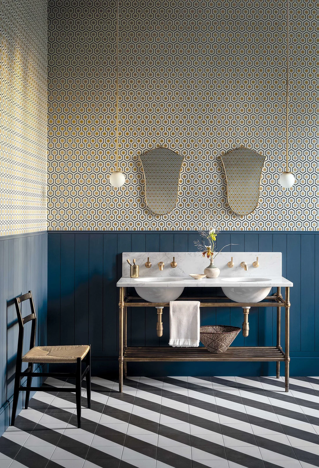 Cole & Son Hicks’ Hexagon Wallpaper